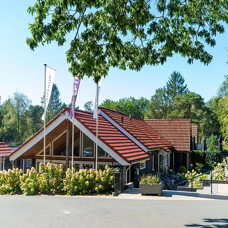 Дом отдыха Woodland With Heated Pool, Cleaning Included