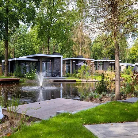 Дом отдыха Woodland With Heated Pool, Cleaning Included Хундерло